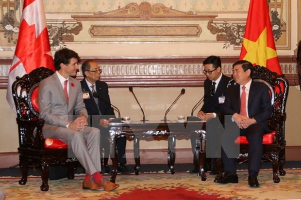 Le PM canadien quitte HCM-Ville pour le Sommet de l’APEC a Da Nang hinh anh 1
