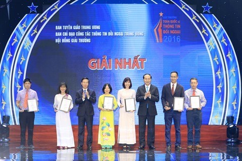 Lancement du Prix national de l’information pour l’etranger 2017 hinh anh 1