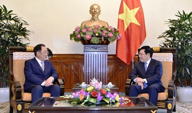 Le vice-PM Pham Binh Minh recoit le president du groupe sud-coreen Taekwang hinh anh 1