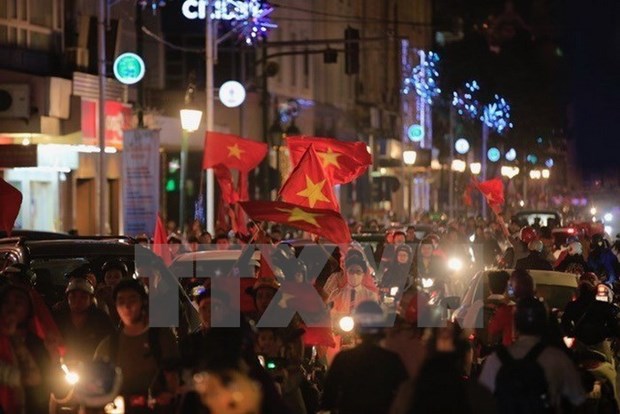 Football : le Vietnam chavire de bonheur hinh anh 1