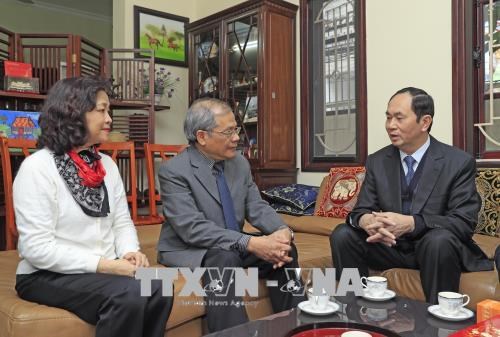 Le president presente ses vœux aux intellectuels exemplaires de Hanoi hinh anh 1