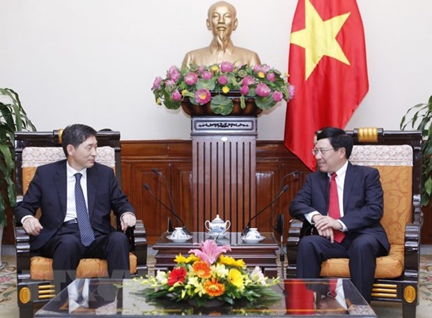 Le vice-PM Pham Binh Minh recoit l’ambassadeur de R. de Coree au Vietnam hinh anh 1