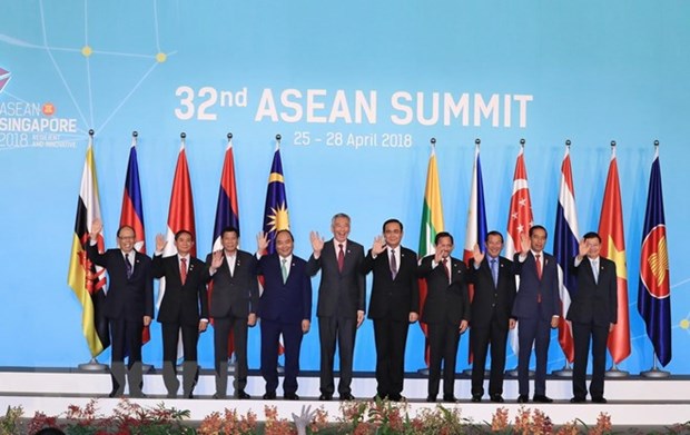 Le PM Nguyen Xuan Phuc participe au 32e Sommet de l’ASEAN hinh anh 1