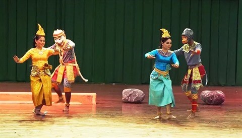 Le Robam, la magie de la danse classique khmere hinh anh 1