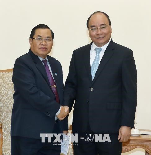 Le PM Nguyen Xuan Phuc recoit le vice-president de l’AN du Laos Sengnouan Xayalath hinh anh 1