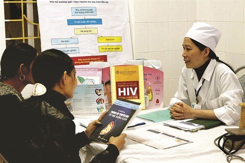 Thanh Hoa cherche a eliminer la transmission du VIH mere-enfant hinh anh 1