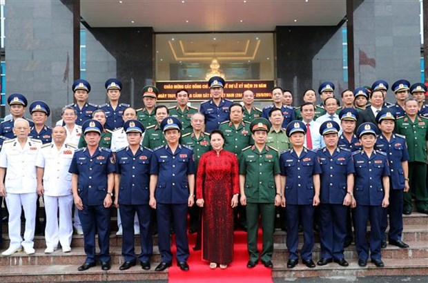 La presidente de l’AN souligne des taches majeures de la Garde-cote du Vietnam hinh anh 3