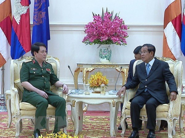 Le Vietnam renforce sa cooperation de defense avec le Cambodge hinh anh 1