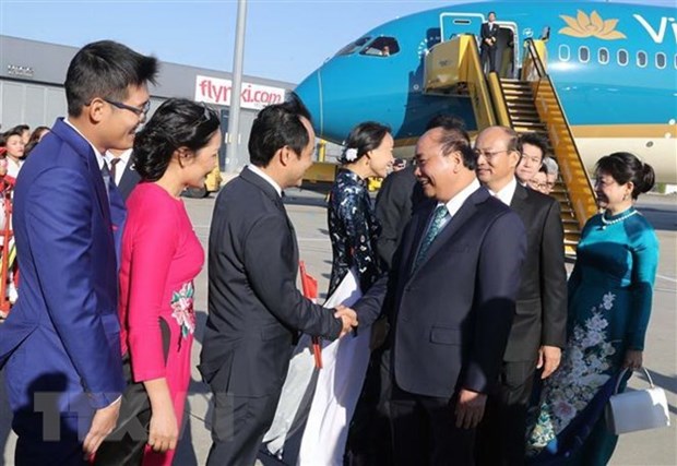Le PM Nguyen Xuan Phuc est arrive a Vienne pour sa visite officielle en Autriche hinh anh 1