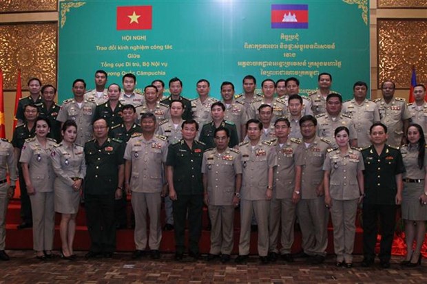 Conference sur la cooperation Vietnam-Cambodge dans la gestion des migrations hinh anh 1