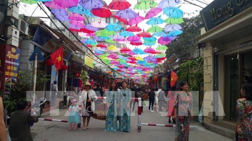 Hanoi a lance plusieurs nouveaux produits et services touristiques en 2018 hinh anh 1