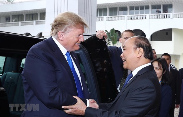 Nguyen Xuan Phuc et Donald Trump saluent les progres des relations Etats-Unis - Vietnam hinh anh 1