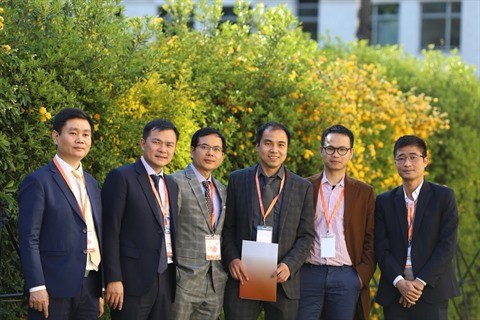 Le groupe Viettel serre la main aux scientifiques Viet kieu hinh anh 1