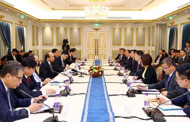 Le PM Nguyen Xuan Phuc dialogue avec de grandes entreprises chinoises hinh anh 1