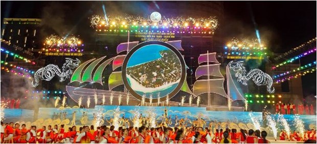 Le Festival maritime de Nha Trang haut en couleurs hinh anh 1