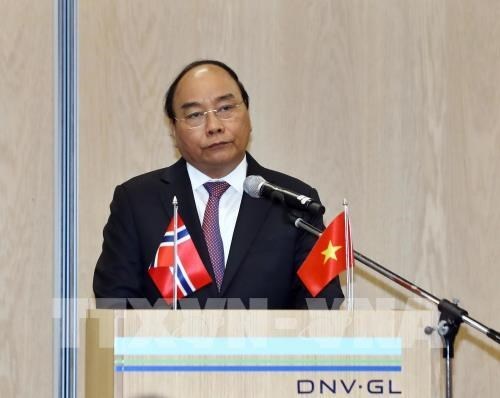 Le PM Nguyen Xuan Phuc appelle le Vietnam et la Norvege a elargir leur cooperation economique hinh anh 1