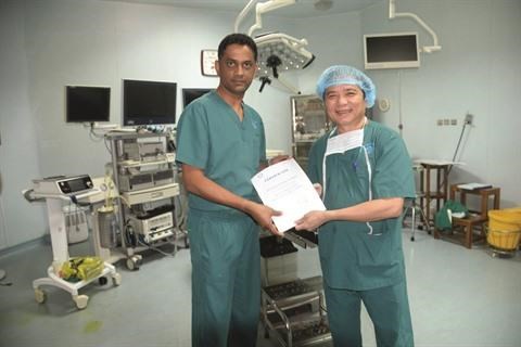 Chirurgie: L’excellence vietnamienne attire les medecins etrangers hinh anh 1