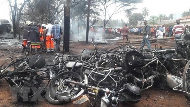 Sympathie pour la Tanzanie pour l'explosion d'un petrolier hinh anh 1