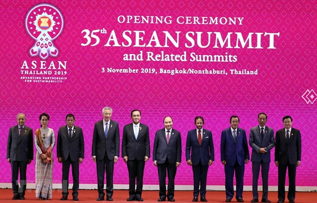 Le PM a la seance d’ouverture du 35e Sommet de l’ASEAN hinh anh 1