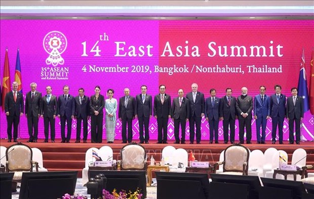 Le PM assiste au 14e Sommet d’Asie de l’Est hinh anh 1