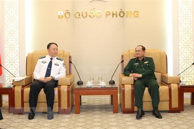 Des responsables chinois de l’immigration recus a Hanoi hinh anh 1
