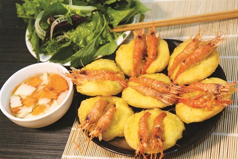 Les beignets de crevettes Ho Tay font recette hinh anh 1