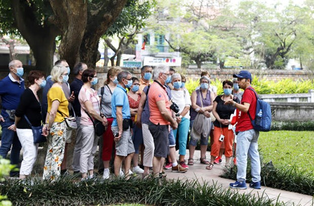 Le nombre de touristes etrangers en baisse de 37,8% en quatre premiers mois hinh anh 1