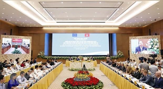 Le PM Nguyen Xuan Phuc approuve le plan de mise en œuvre de l’EVFTA hinh anh 1