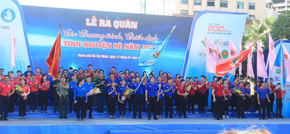 Les jeunes de Ho Chi Minh-Ville terminent une campagne d'ete des jeunes volontaires hinh anh 1
