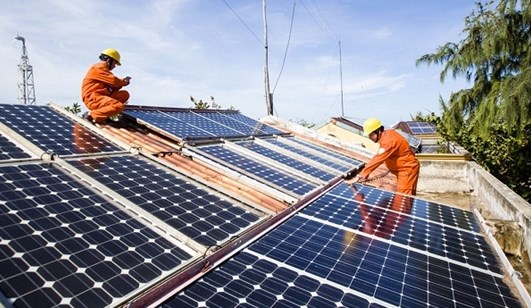Plus de 25.000 projets de toiture photovoltaique realises en huit mois hinh anh 1