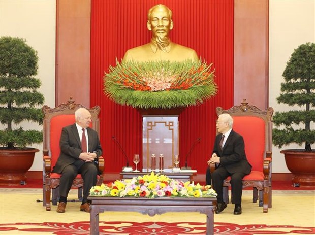 Le SG du Parti et president vietnamien recoit l’ambassadeur russe hinh anh 1