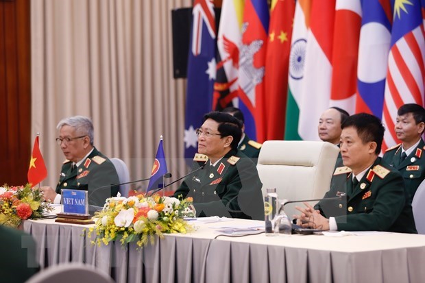 ADMM et ADMM + : le ministre singapourien de la Defense salue l’organisation reussie par le Vietnam hinh anh 1