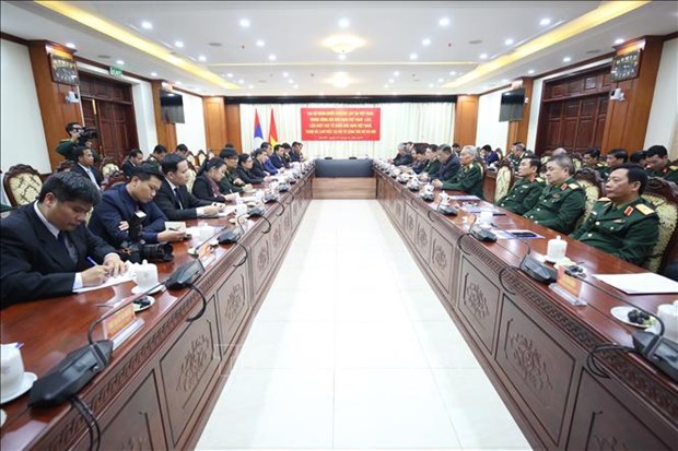 Renforcement des liens speciaux entre les armees vietnamienne et lao hinh anh 1