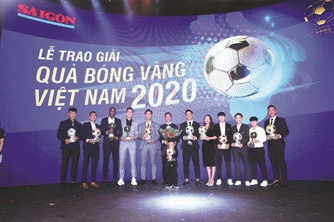 Football: Van Quyet remporte son premier Ballon d’Or, Huynh Nhu reussit le triple hinh anh 2