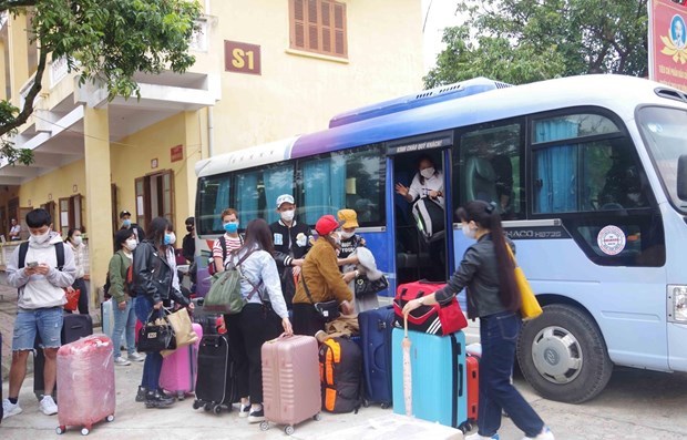 COVID-19 : 775 personnes terminent leur periode de quarantaine pour accueillir le Tet chez elles hinh anh 1