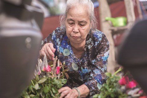 Les gardiennes des fleurs de culte a Hanoi hinh anh 1