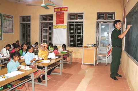 Des cours d’alphabetisation speciaux dans la region montagneuse de Muong Lan hinh anh 1