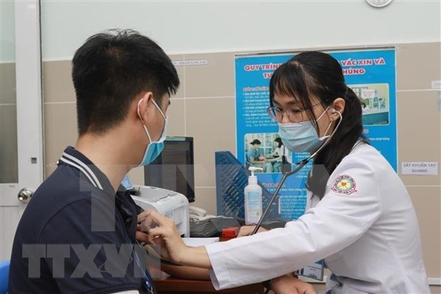 Coronavirus: le Vietnam enregistre quatre nouveaux cas en 12 heures hinh anh 1