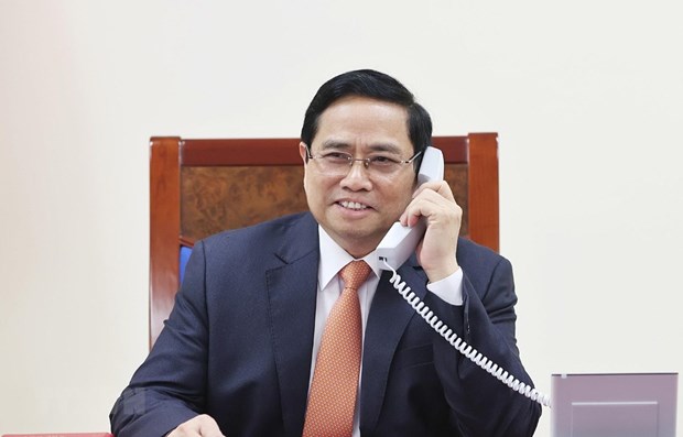 Vietnam-Singapour: Conversation telephonique entre les Premiers ministres hinh anh 1