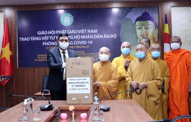 L’Eglise bouddhique de Ho Chi Minh-Ville offre des respirateurs a l’Inde hinh anh 1