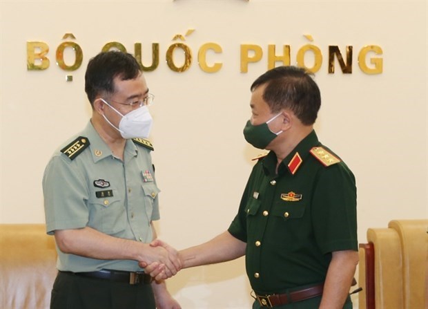 Le Vietnam et la Chine cultivent leur cooperation de defense hinh anh 1