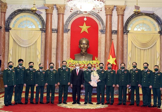 Le president Nguyen Xuan Phuc nomme le nouveau chef d’etat-major hinh anh 2