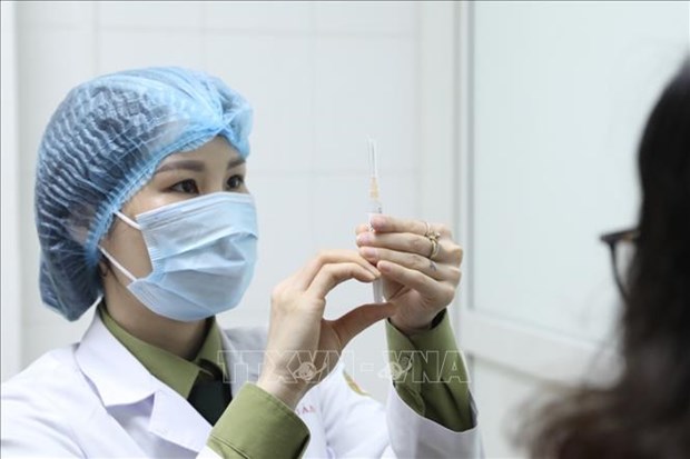 Le Vietnam lancera le 8 juin l’essai de phase 3 de son vaccin Nano Covax hinh anh 1