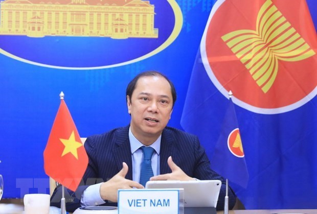 L'ASEAN et la Chine s’engagent a faire face aux problemes regionaux urgents hinh anh 1