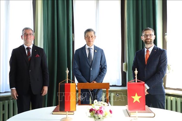 Le Vietnam et l'Allemagne promeuvent la cooperation dans le domaine de la sante hinh anh 1