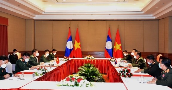 Le Vietnam et le Laos promeuvent la cooperation dans la defense hinh anh 1