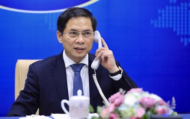 Vietnam-France : conversation telephonique entre les deux ministres des AE hinh anh 1