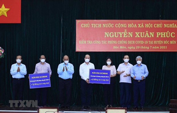 COVID-19 : le president Nguyen Xuan Phuc se rend a Ho Chi Minh-Ville hinh anh 1