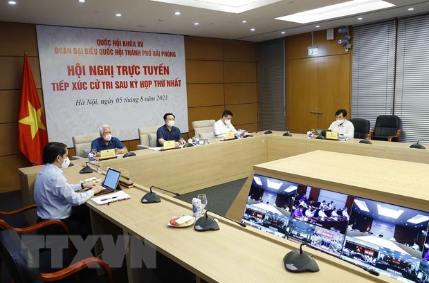 Le president de l’Assemblee nationale travaille avec des electeurs de Hai Phong hinh anh 2