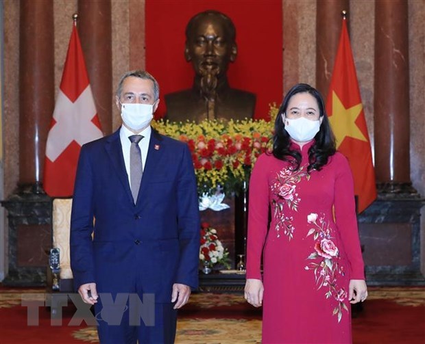 La vice-presidente Vo Thi Anh Xuan recoit son homologue suisse Ignazio Cassis hinh anh 1